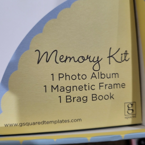 New G Squared Baby 48 Pic Album Memory Kit, Magnetic Frame And 24 Pic Brag Book - Picture 2 of 3